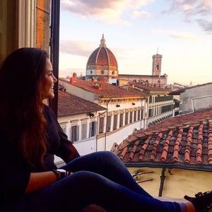 Meet your Posher, Amparo